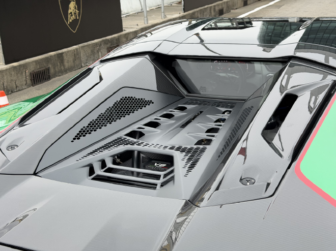 珠海赛车场试驾兰博基尼Temerario 新时代超跑的标杆