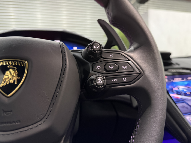 珠海赛车场试驾兰博基尼Temerario 新时代超跑的标杆