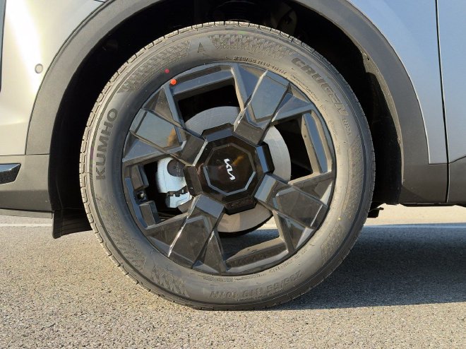 中期改款全面焕新 实拍起亚新狮铂拓界