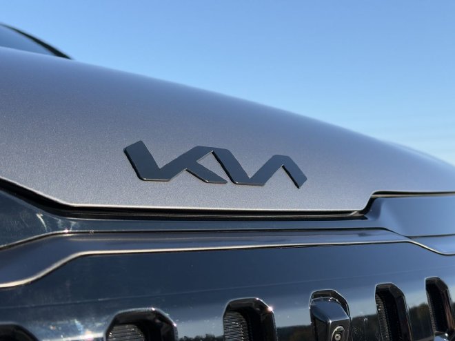 中期改款全面焕新 实拍起亚新狮铂拓界