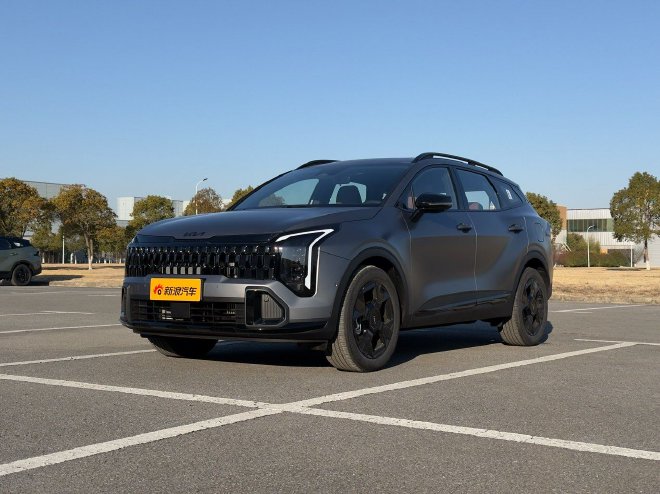 中期改款全面焕新 实拍起亚新狮铂拓界