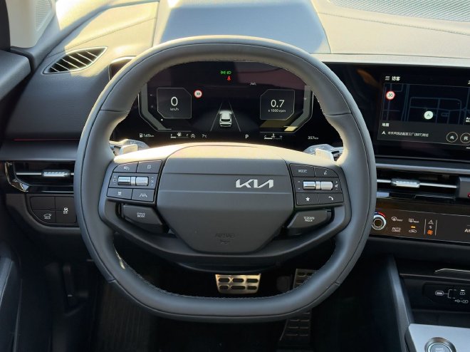 中期改款全面焕新 实拍起亚新狮铂拓界