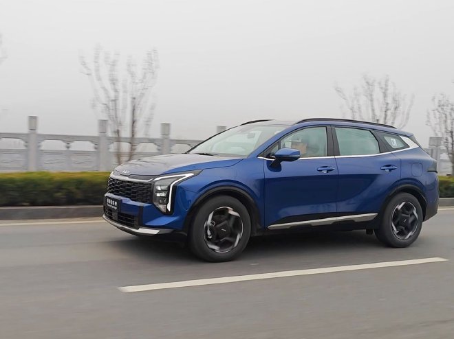 颜值实力双在线 试驾起亚狮铂拓界