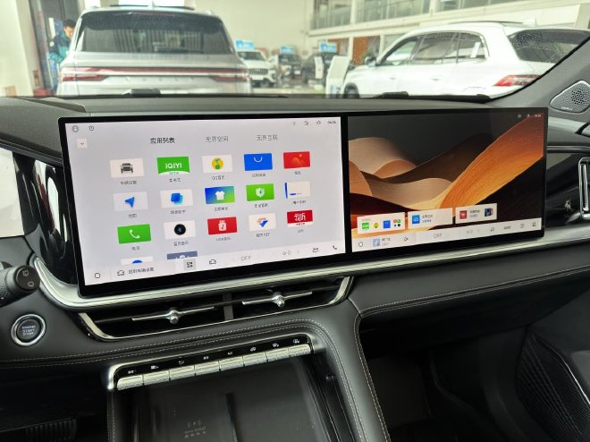 喝92#油+双14.6英寸大屏 探店吉利星越L全新长风系列