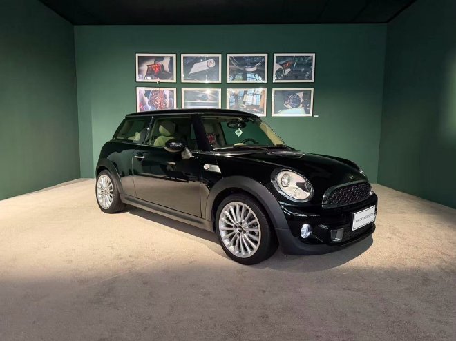 电动MINI COOPER PAUL SMITH版上市 售价21.78万元
