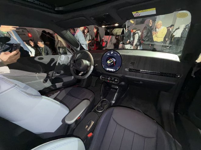 电动MINI COOPER PAUL SMITH版上市 售价21.78万元