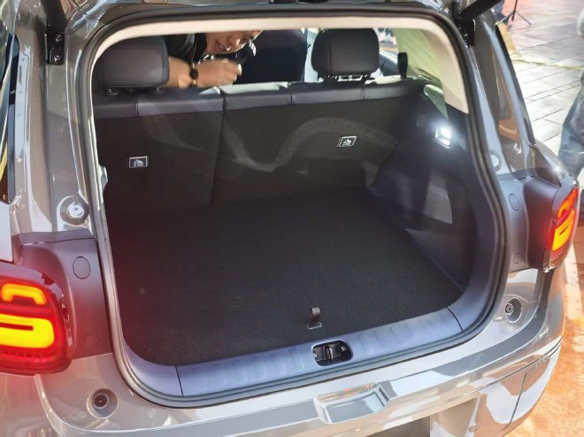 售价6.58-8.68万元 零跑A10正式上市