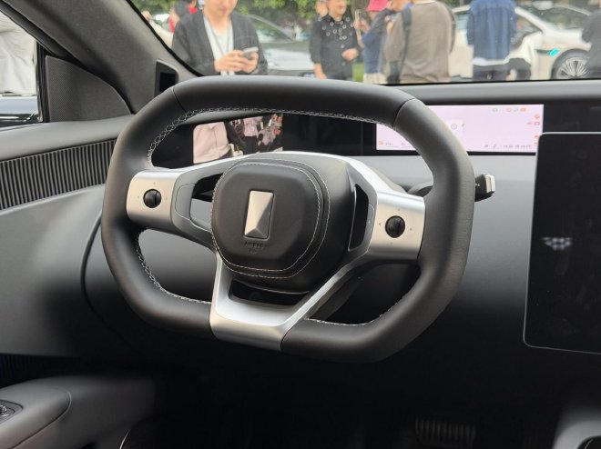 华为乾崑赋能 新阿维塔12上市/06T开启预售