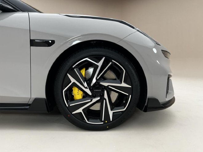 全系三电进阶 追求稳中求进 静态体验领克10纯电