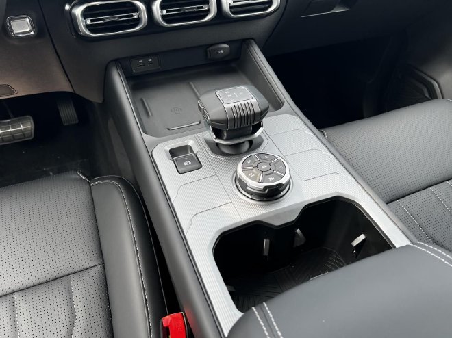 全球智能越野皮卡 出厂即战力 试驾奇瑞威麟R08 PRO