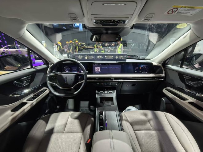 2026北京车展探馆：全新林肯冒险家实车