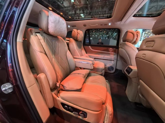 2026北京车展：全新一代问界M9亮相