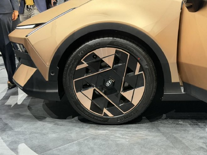 2026北京车展：北京现代艾尼氪首款量产车亮相