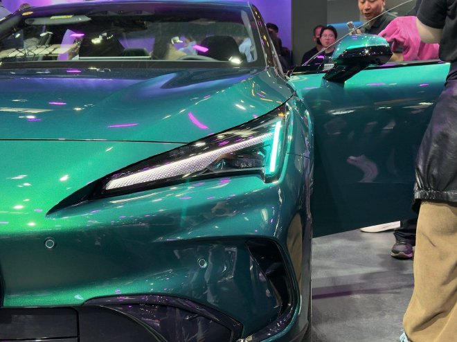 2026北京车展：北汽极狐全新阿尔法S5亮相