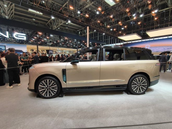 2026北京车展：蔚来ES9亮相/ES8玄金特别版上市