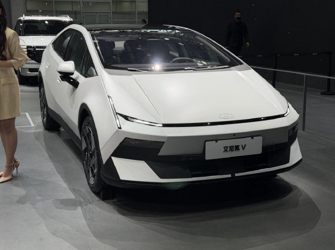 2026北京车展：北京现代艾尼氪首款量产车亮相