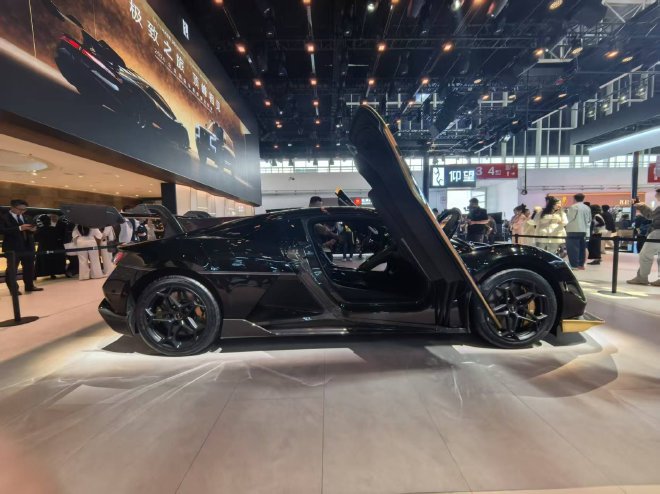 2026北京车展：仰望U8L四座版/U9Xtreme正式亮相