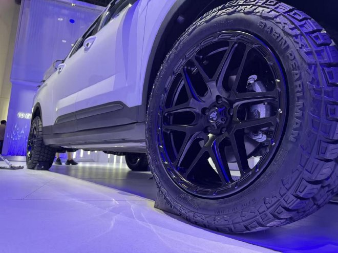 2026北京车展：2026款吉利雷达金刚EV纯电皮卡