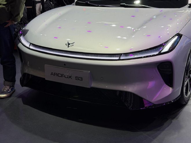 2026北京车展：极狐S3开启预售6.48万起