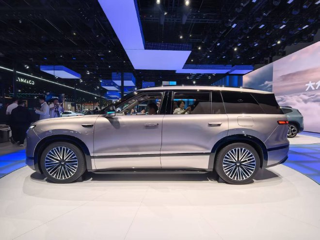 2026北京车展:上汽大众ID.ERA 9X售价30.98万元起