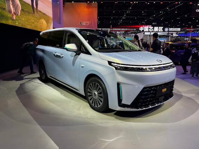 2026北京车展：广汽传祺向往E8 PHEV亮相