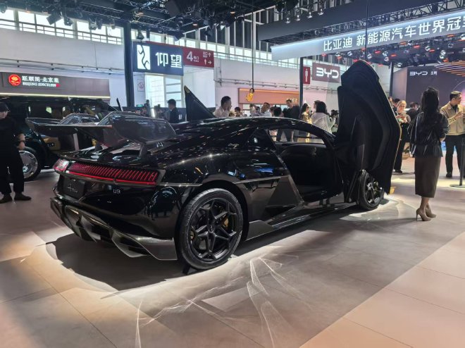 2026北京车展：仰望U8L四座版/U9Xtreme正式亮相