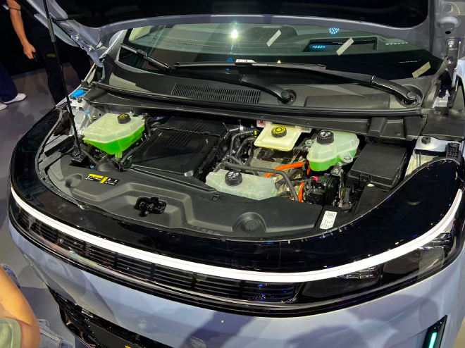 2026北京车展：广汽传祺向往E8 PHEV亮相