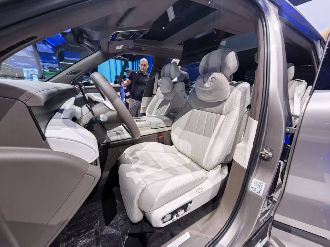 2026北京车展:上汽大众ID.ERA 9X售价30.98万元起