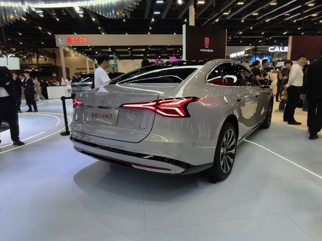 2026北京车展：红旗全新H9/H7/越野量产版等多款新车亮相