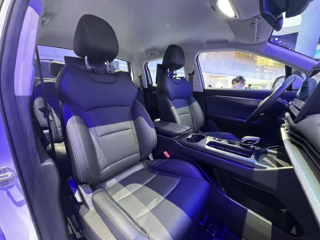 2026北京车展：2026款吉利雷达金刚EV纯电皮卡