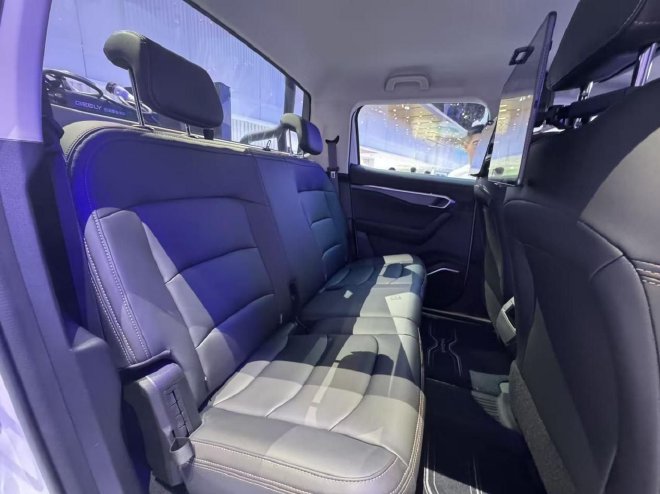 2026北京车展：2026款吉利雷达金刚EV纯电皮卡