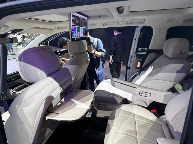 2026北京车展：广汽传祺向往E8 PHEV亮相