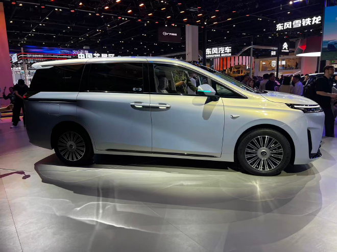 2026北京车展：广汽传祺向往E8 PHEV亮相