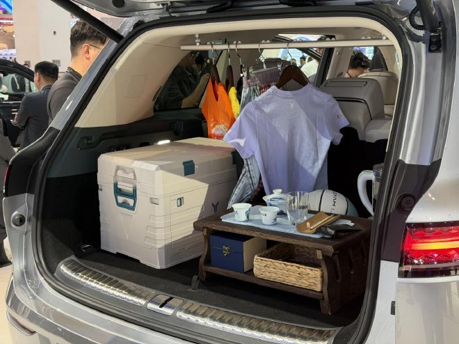 2026北京车展：岚图携泰山X8等车型亮相