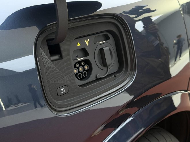 2026北京车展：岚图携泰山X8等车型亮相