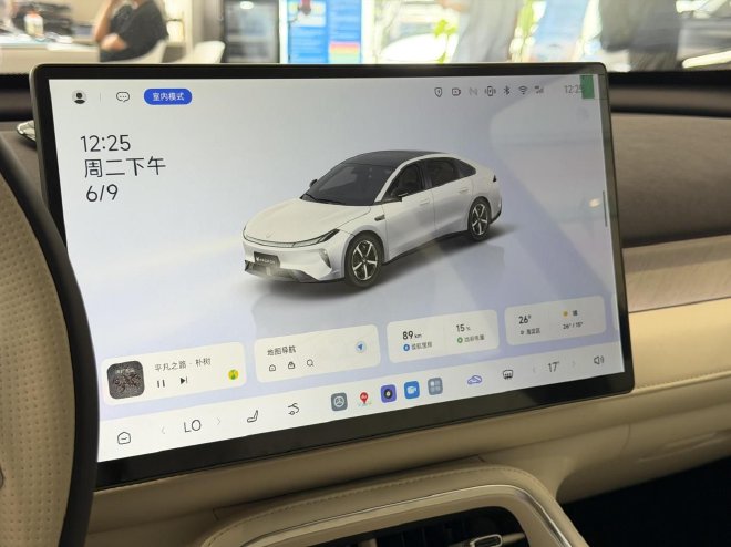 国民家轿越级品质 极狐贝塔S3静态体验