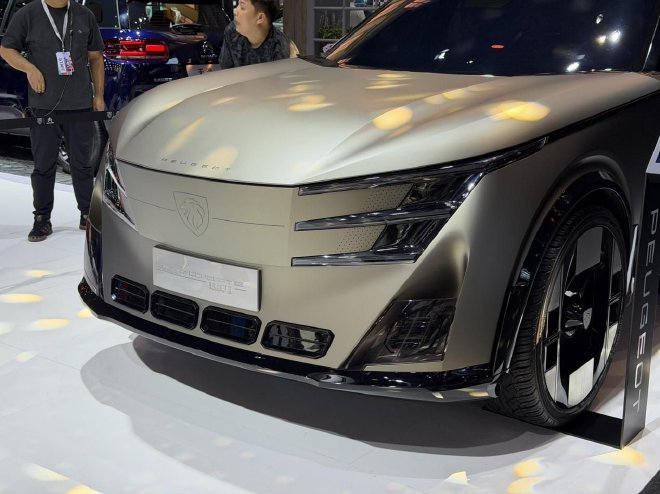 2026成都车展：标致Concept 8琉明概念车亮相
