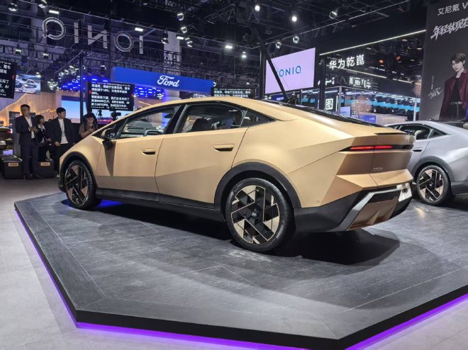 2026成都车展：北京现代艾尼氪IONIQ V开启预售