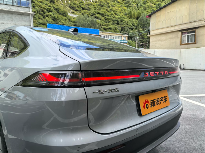 德系精工越级体验 试驾捷达首款纯电轿车M6