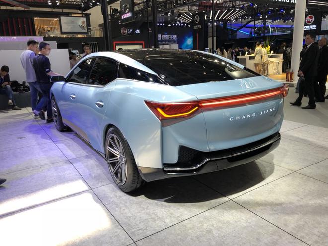 续航超1000km 长江汽车三款电动车发布