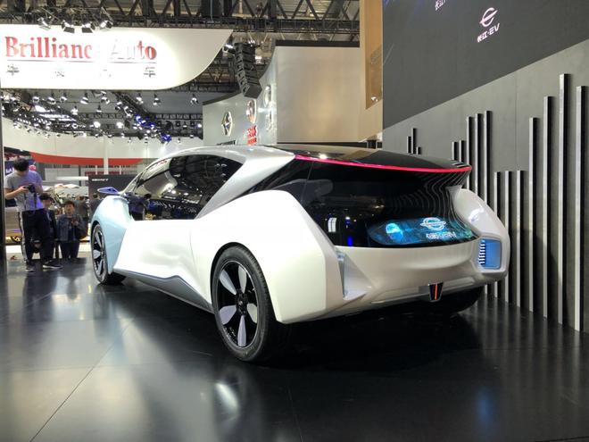 续航超1000km 长江汽车三款电动车发布