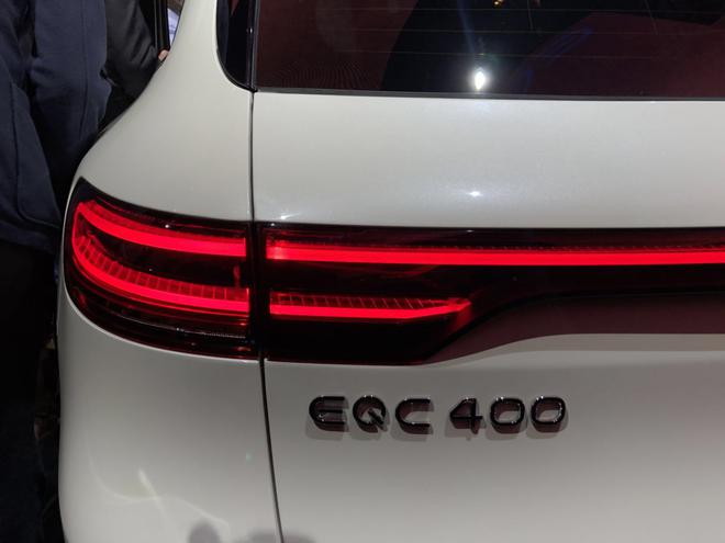 奔驰EQC外观