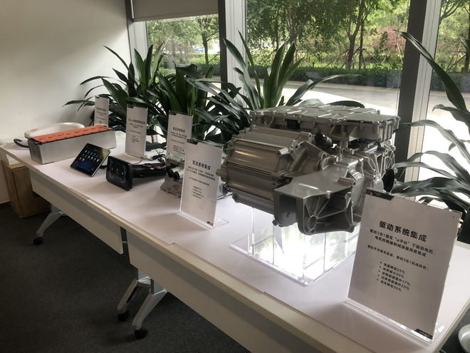 “定e未来 驭简不凡”比亚迪e平台走进媒体编辑部