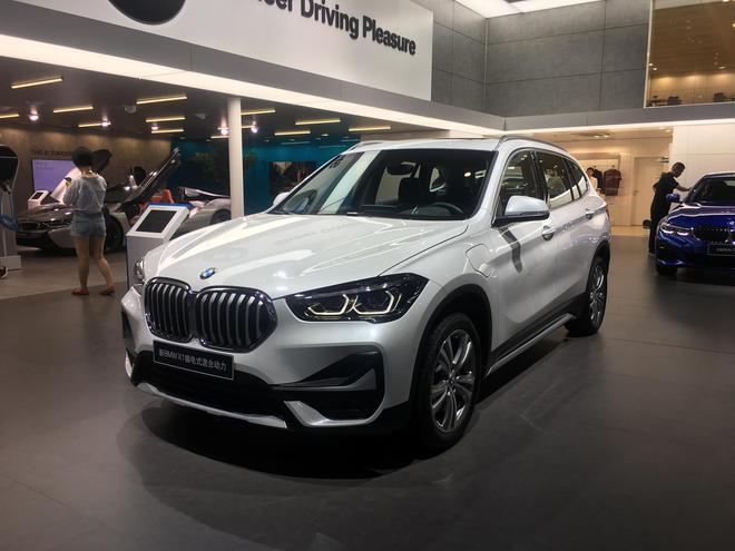 国产宝马X2领衔 宝马多款新车亮相成都车展