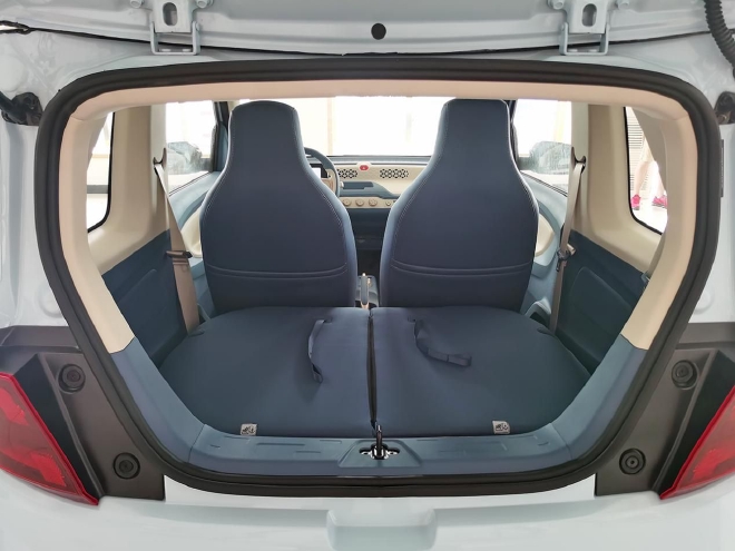 最大续航220km 风光MINIEV糖果款上市实拍