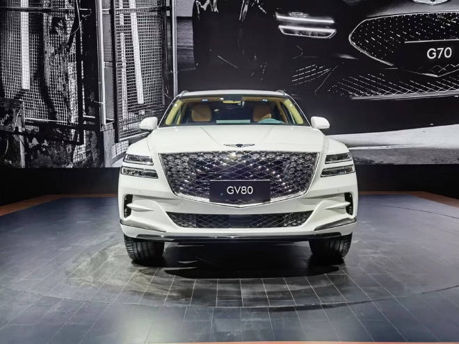 2022成都车展：捷尼赛思GV80四座版亮相