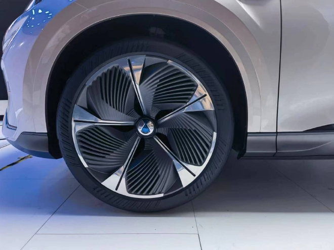 2022成都车展：腾势概念SUV实车亮相