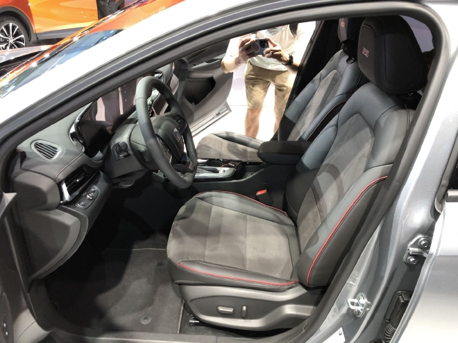 2022成都车展 别克昂扬Envista预售15万起