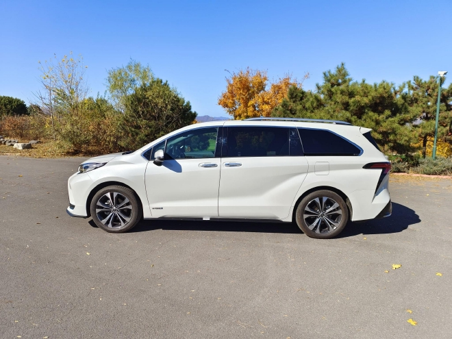 一汽丰田格瑞维亚体验 MPV应有的素质