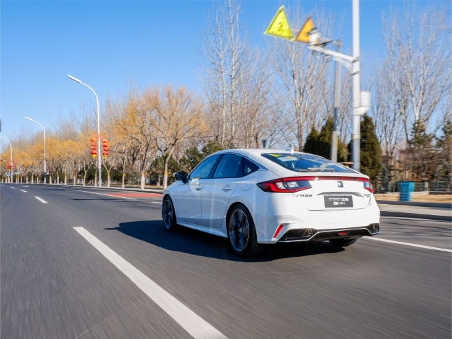 恰到好处的动感与年轻 试驾广汽本田型格HATCHBACK